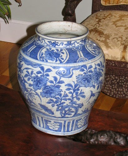 Ming Blue and White Guan
