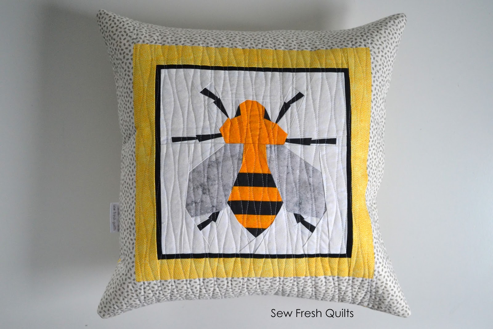 Sew Fresh Quilts: Bee Pillow