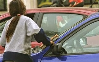 Εξωθούσε ανήλικα παιδιά στην επαιτεία Εξωθούσε ανήλικα παιδιά στην επαιτεία