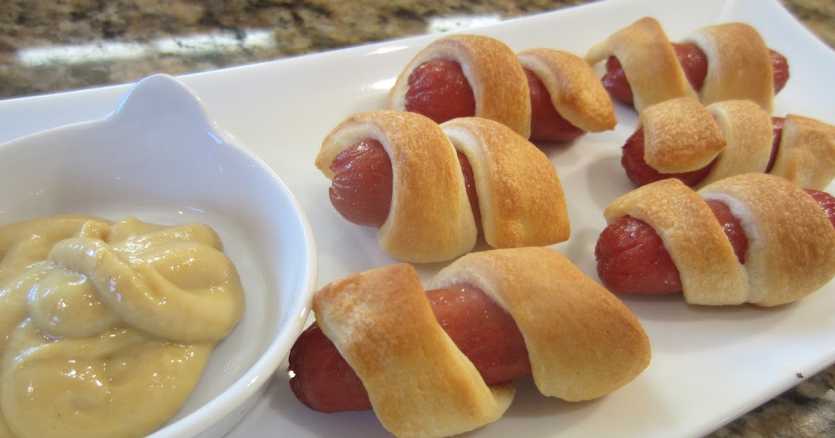 Betty's Kitchen Fare PigsInABlanket (Mini Hot Dogs)