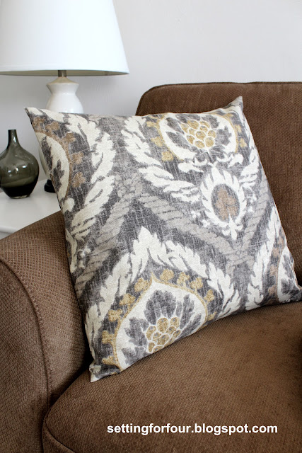 Can't find pillows in the pattern or color you like? Make your own! See this easy 5 minute pillow cover tutorial to make your own beautiful pillows for your home.