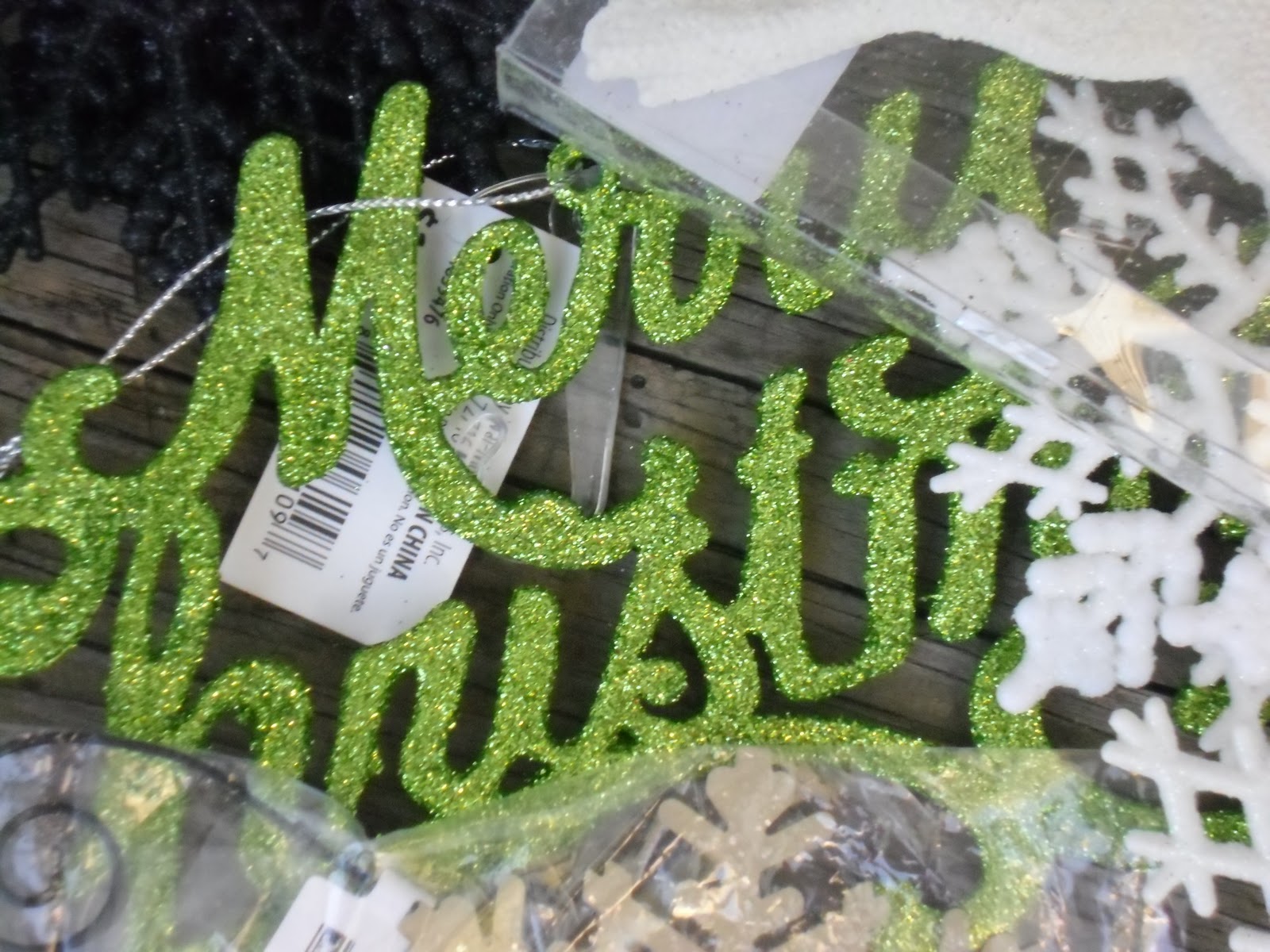 DIY or Don't! {Tutorial by Janelle} Cozy Frames