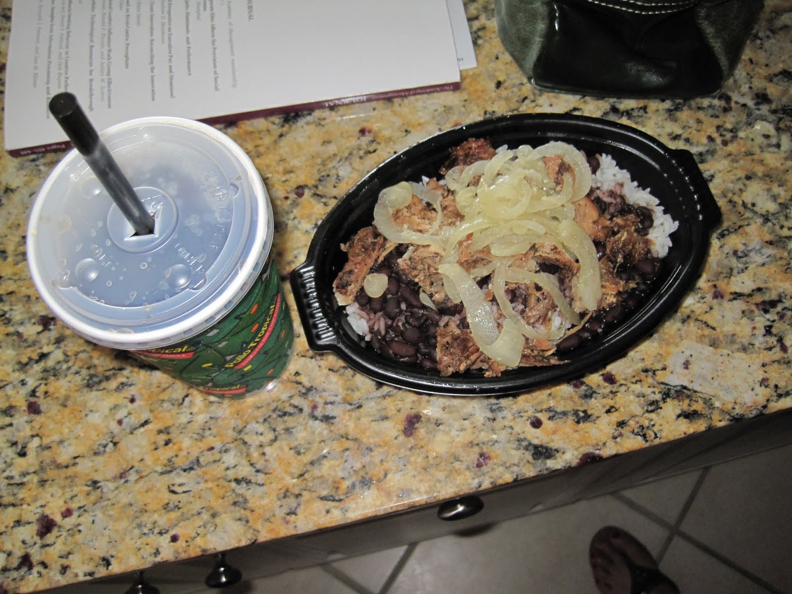 Aventuras en Miami Pollo Tropical = Amazing Miami Fast Food