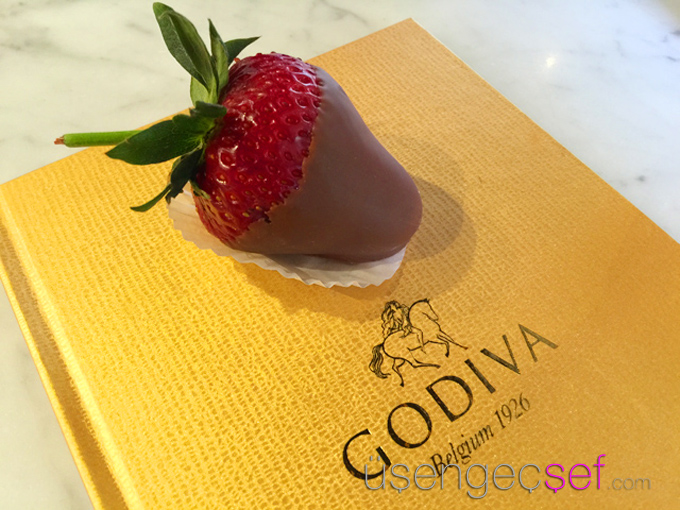 godiva-cikolata-sosyete-cemiyet-magazin-cilek