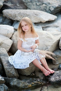 Oh, Gosh, How to Deal? girl, beautiful, alone, sad, confuse