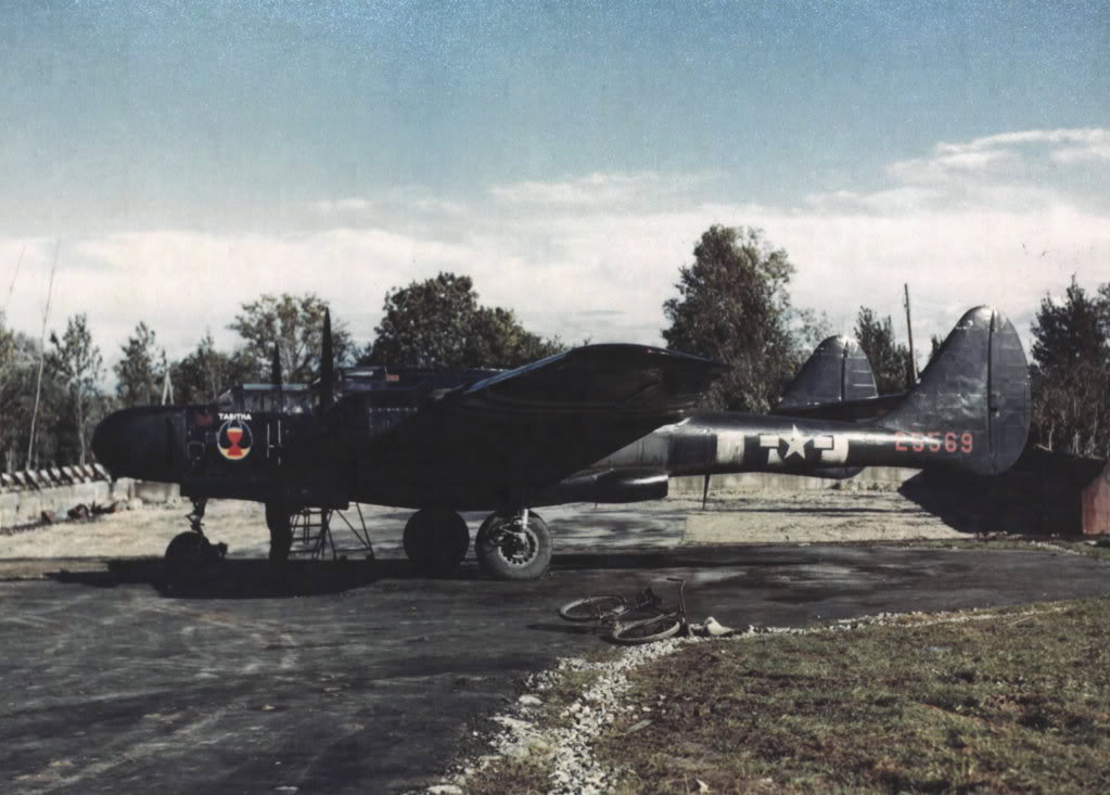 P-61A-10-NO+Black+Widow+42-5569.jpg