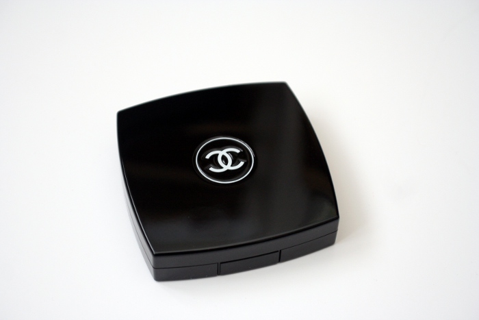 chanel pressed powder compact