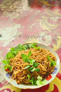 Mie Ala Laos lainnya yang kumakan di Donsao Island, Golden Triangle