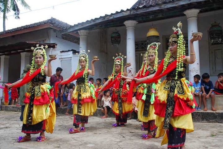 Tari Muang Sangkal Tarian Daerah Sumenep Madura