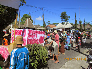 Selo Village "Indonesia Independence day" celebration procession.