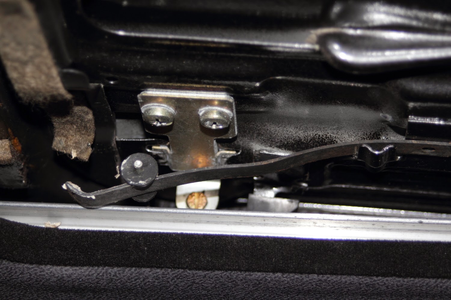VW Golf Mk2 Sunroof closing adjustment roller position VW Golf Mk2 Sunroof closing adjustment roller position