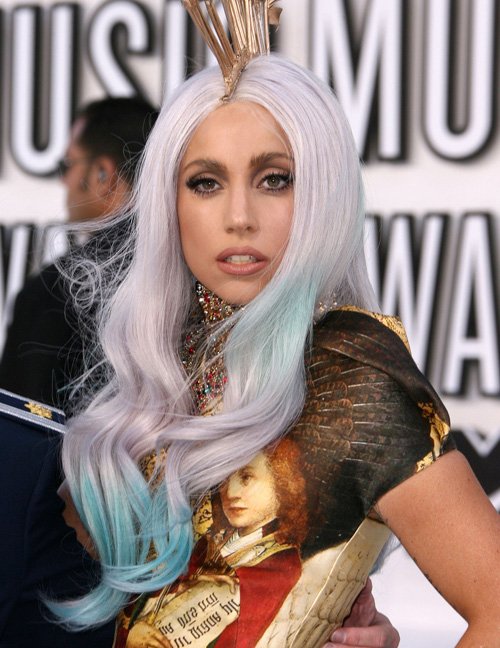 Lady Gaga premiered her song lady gaga born this way album. Lady Gaga premiered her song