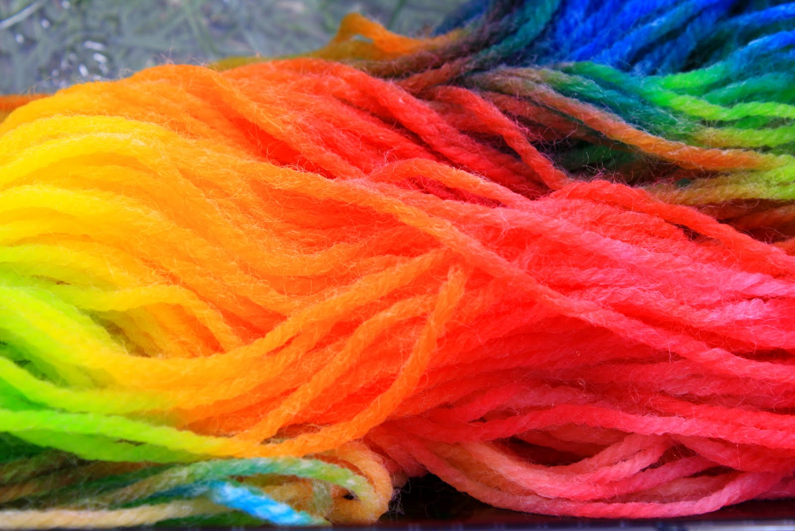 Olives and Pickles Dyeing Wool Yarn TUTORIAL