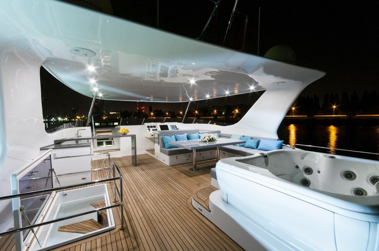 alquiler de barcos en ibiza. alquiler de catamaranes en ibiza. alquilar un catamaranes en ibiza. alquilar un catamarán en ibiza. alquilar barcos en ibiza