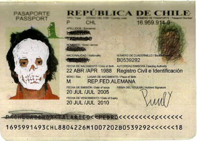 pasaporte intervenido por Rodrigo Arteaga