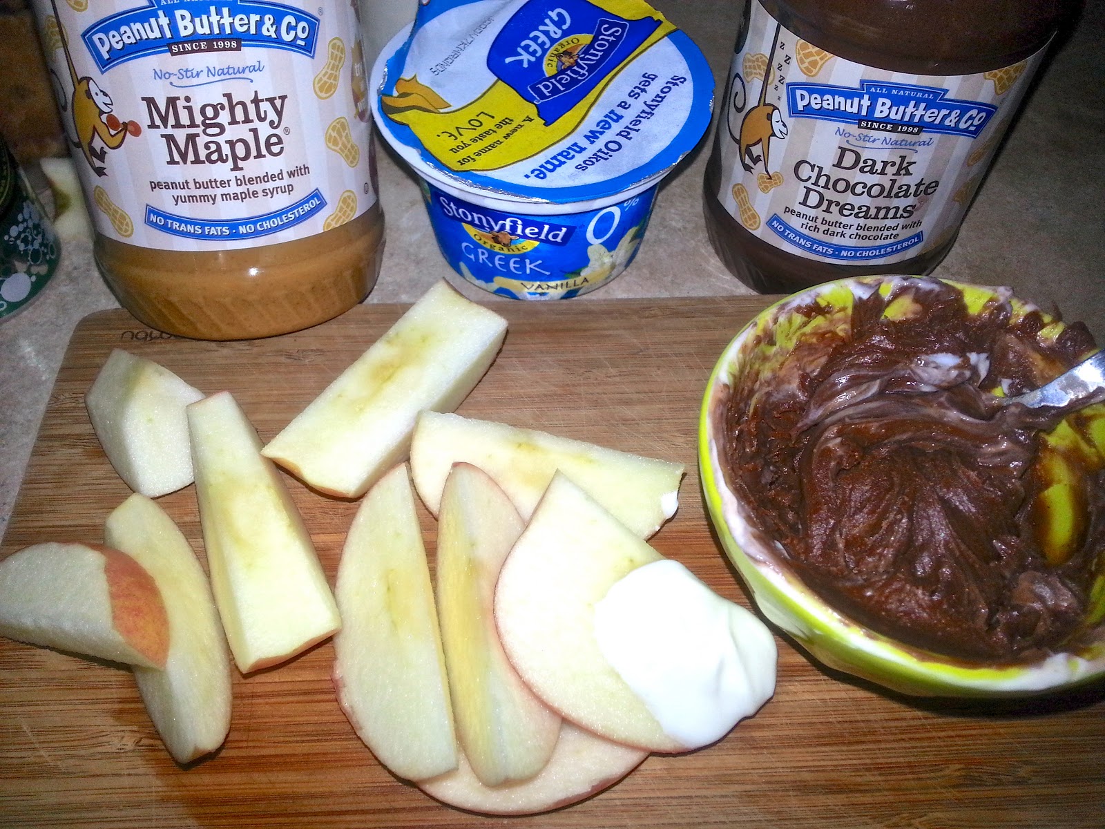 Greek Yogurt & Peanut Butter Apple Dip!