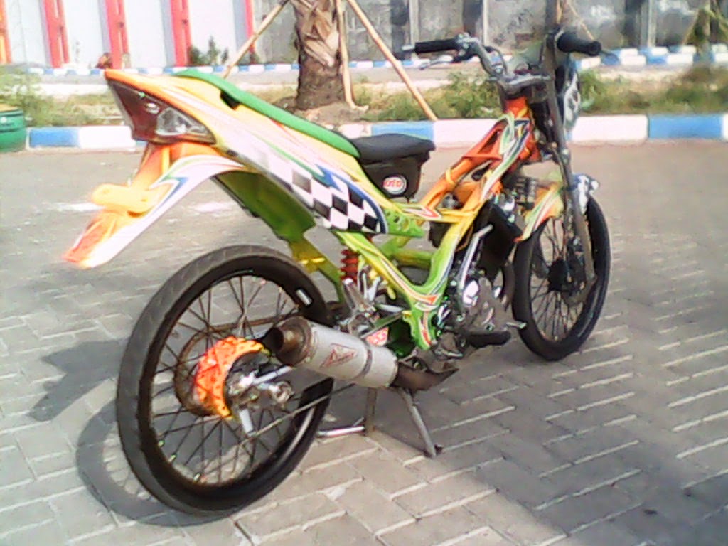 Modifikasi Motor Satria Fu Road Race