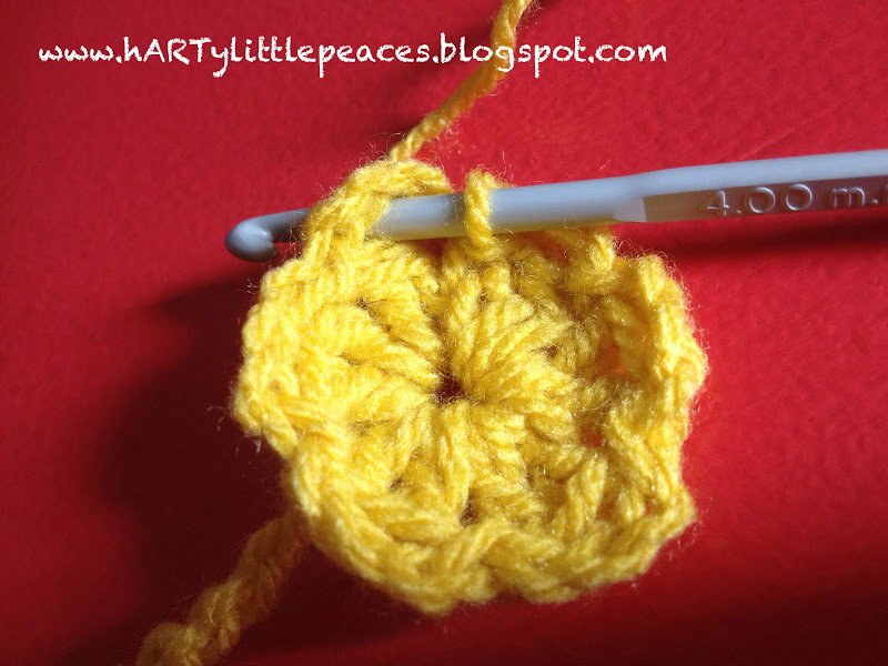 hARTylittlepeaces daisy chain crochet flower tutorial