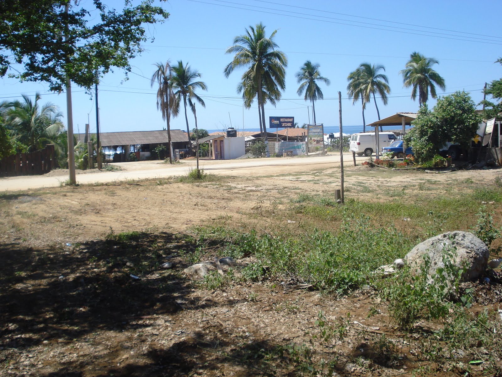 BIENES RAICES ZIHUATANEJO MAGNIFICO TERRENO EN PLAYA TRONCONES GUERRERO