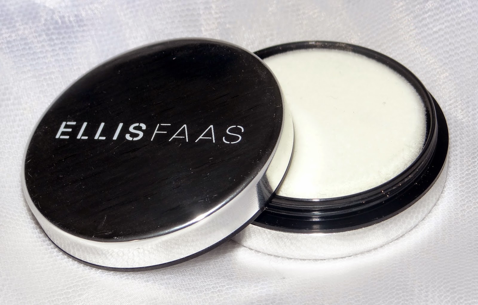 Ellis Faas Glow up highlighter review Ellis Faas Glow up highlighter review