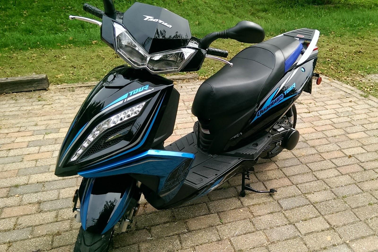 Tao Tao 150 Quantum Tour Scooter