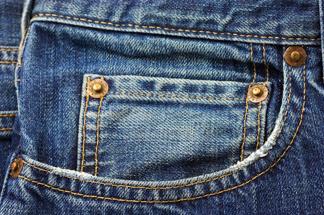 blue-jeans-pocket Jeans, a peça coringa mais fashion e sofisticada de todos os tempos
