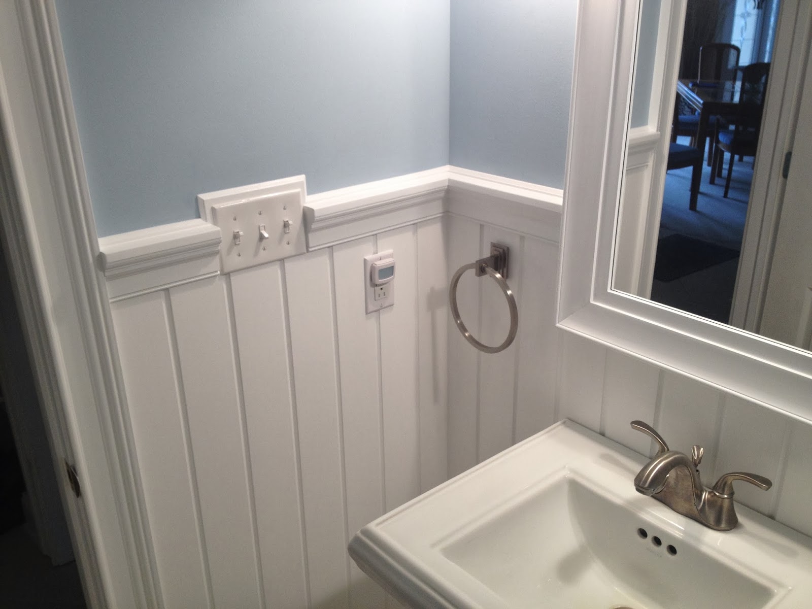 30 Best Chair Rail Ideas Pictures Decor And Remodel Cheap Accent Chairs Bathroom Chair Bathroom Decor