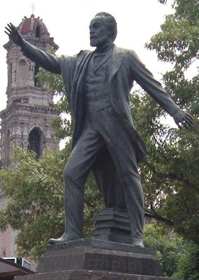 Estatua de Guillermo Prieto