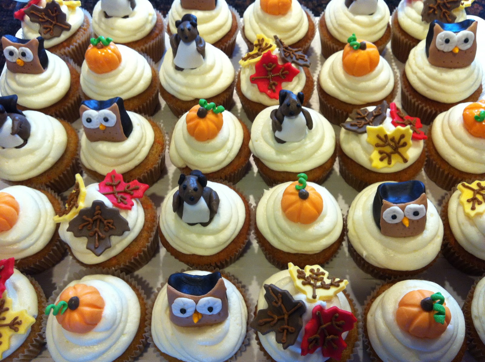 It's Sweet Autumn Baby Shower Cupcakes