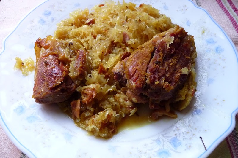 Choucroute et jarret de porc confit aux épices Les délices de Baradozic