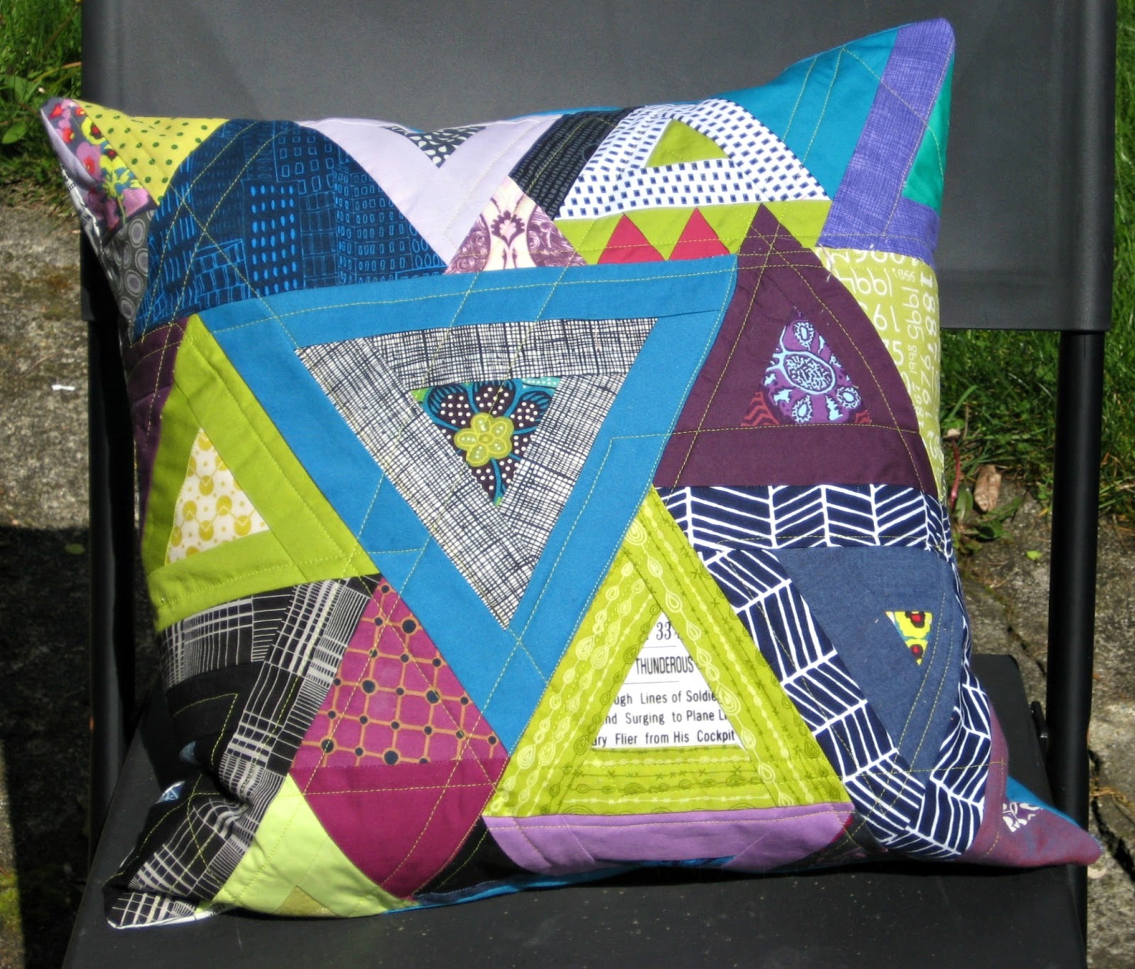 alimakes Finished Triangles Pillow