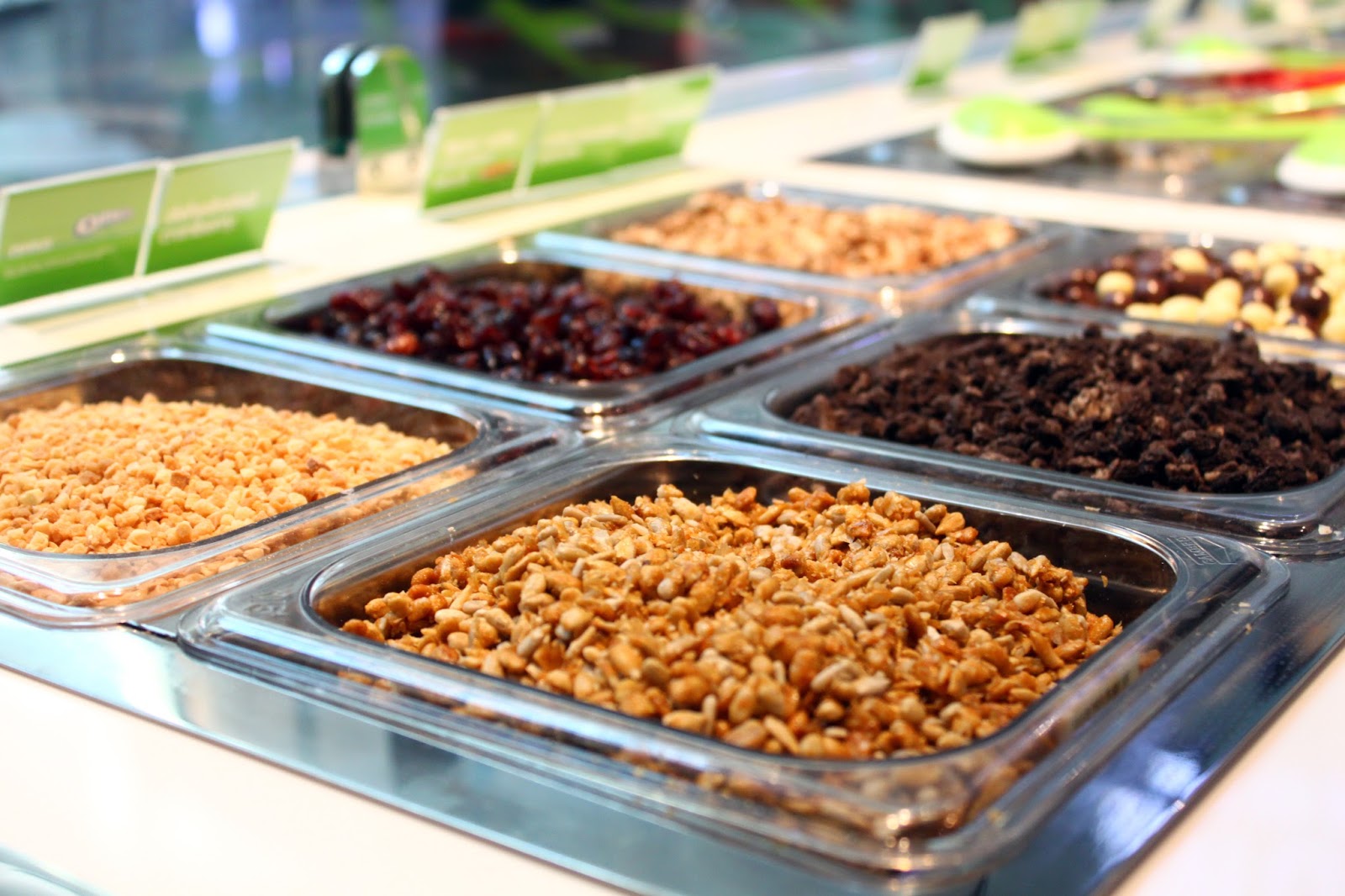 llaollao Natural Frozen Yogurt Midvalley Megamall, KL f i n d i n g