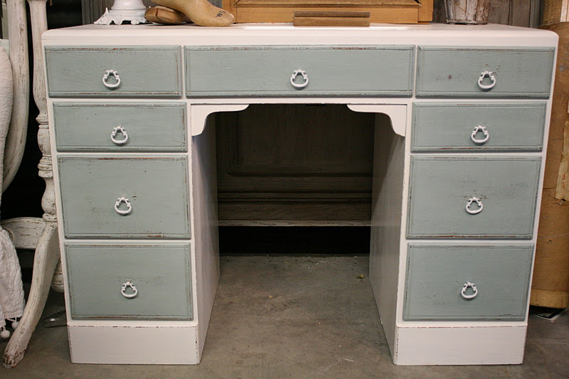 White Painted Desk