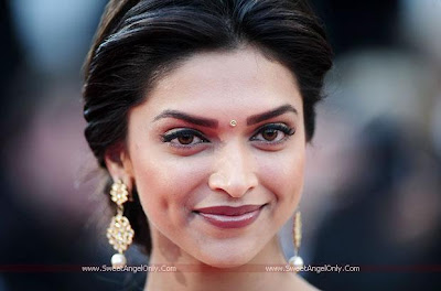 Deepika Padukone Deepika Padukone Glamorous Latest Wallpaper