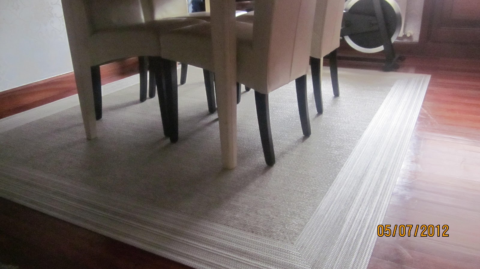 Una alfombra de vinilo: categoría para el salón-comedor.