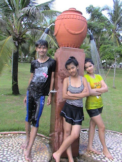 Nik Nik GirlCutiz annoying facebook girl Nik Nik GirlCutiz annoying facebook girl