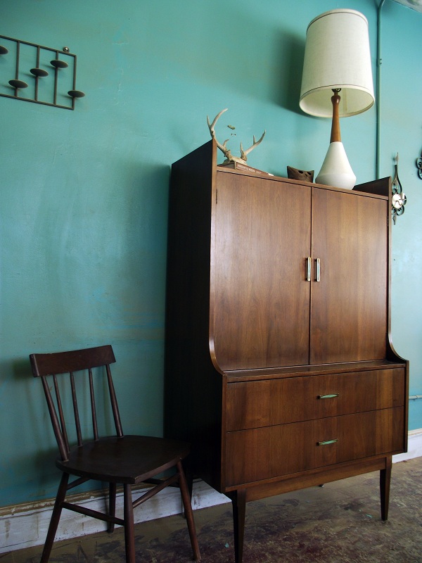 Vintage Ground MCM Highboy Storage / Dresser / Credenza