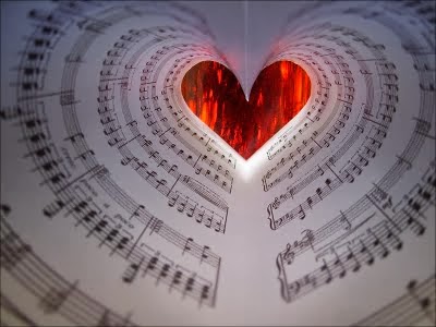 La música, debe hacer saltar fuego en el corazón del hombre, y lágrimas de los ojos de la mujer.