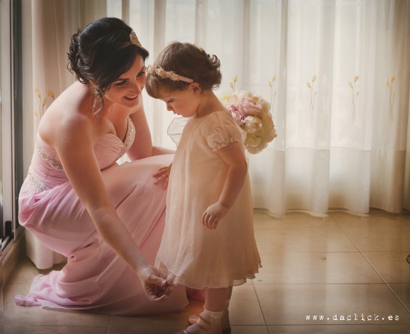 novia vestido rosa y niña vestido rosa