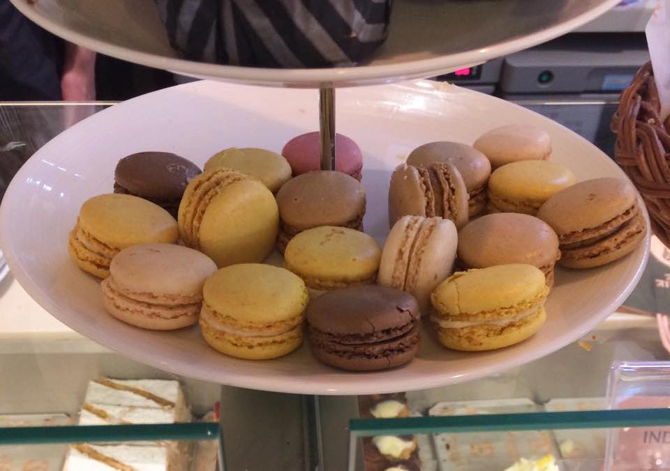 macaroons, pastries, cafe, cakes, food, dining, blogger