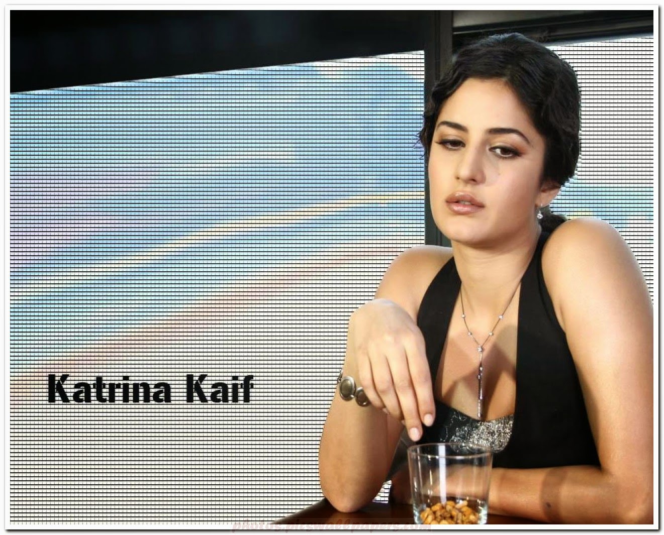 Katrina Kaif Looking Hot HD Wallpaper Katrina Kaif Looking Hot HD Wallpaper