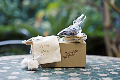 and I came across this DIY post on how to make a s'more wedding favor