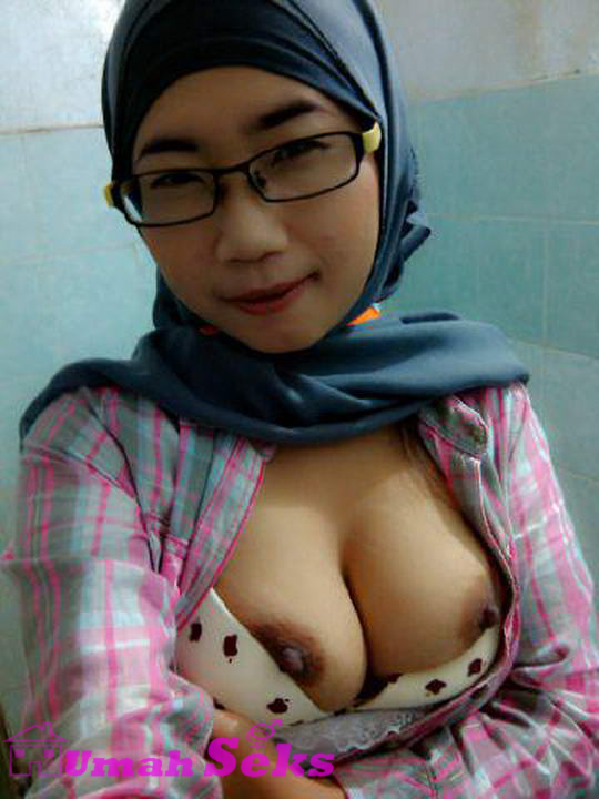 Malay girl in naked