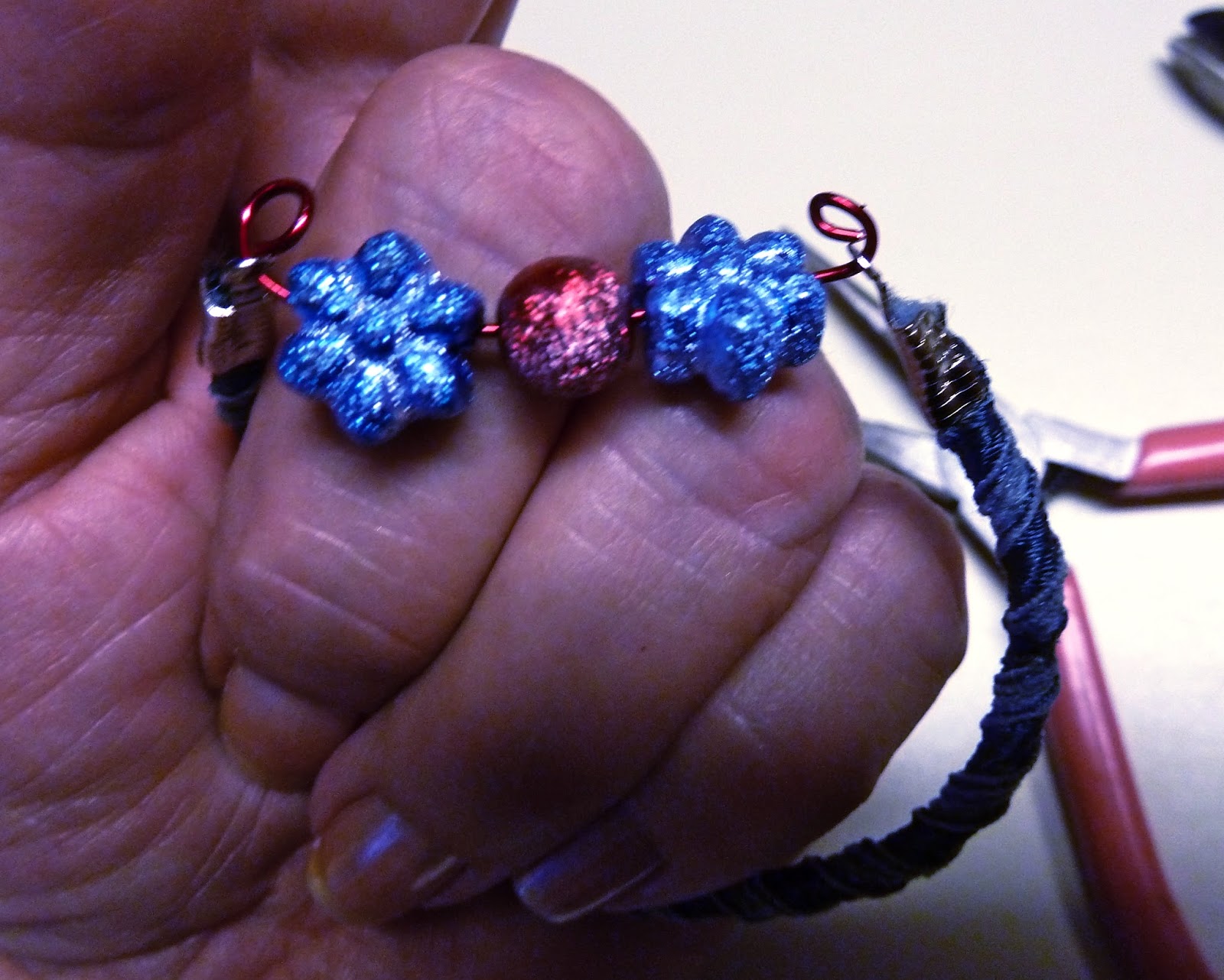 Make it easy crafts Beaded hair tie or is it a bracelet?