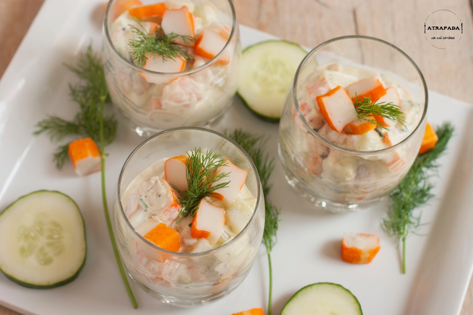 TARTAR DE PEPINO, SALMÓN AHUMADO Y SURIMI Atrapada en mi cocina
