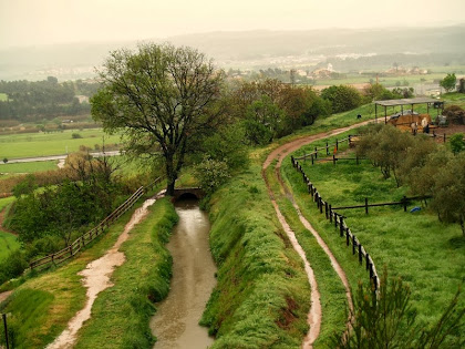 La Sèquia de Manresa des del Camí del Poblat Ibèric del Cogulló La Sèquia de Manresa des del Camí del Poblat Ibèric del Cogulló