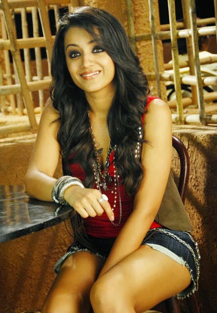 Trisha hot sexy legs and cleavage hd wallpapers Trisha hot sexy legs and cleavage hd wallpapers