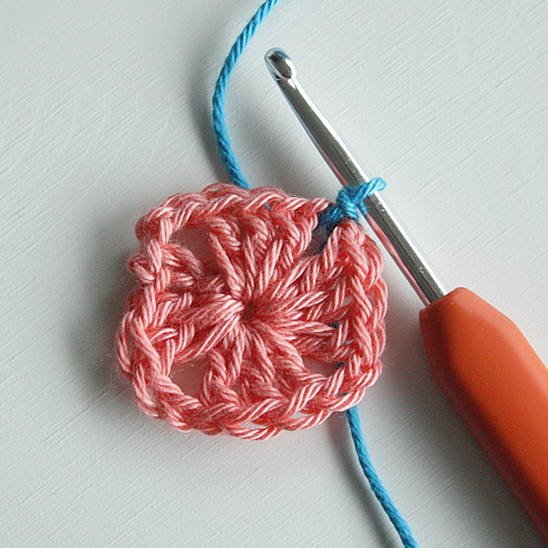Granny square haken, uitleg | Granny square crochet tutorial - Happy in Red Granny square haken, uitleg | Granny square crochet tutorial - Happy in Red