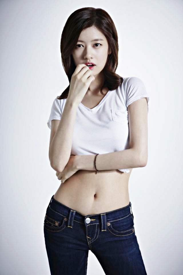 Jung So Min 정소민 is "PRETTY, SULTRY & SEXY" on her Latest Phot...