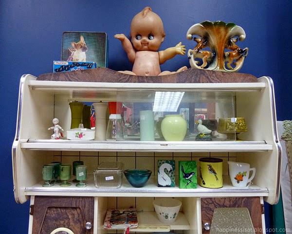 Happiness is... Anthology Pop Up Store by artist Terry Angelos in Durban Happiness is... Anthology Pop Up Store by artist Terry Angelos in Durban